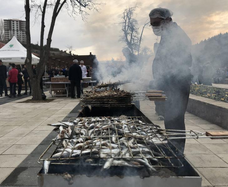 Ankara'da Balık Festivali! 2 ton hamsi 2 saatte bitti G1