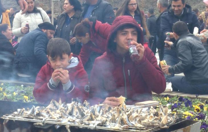 Ankara'da Balık Festivali! 2 ton hamsi 2 saatte bitti G3