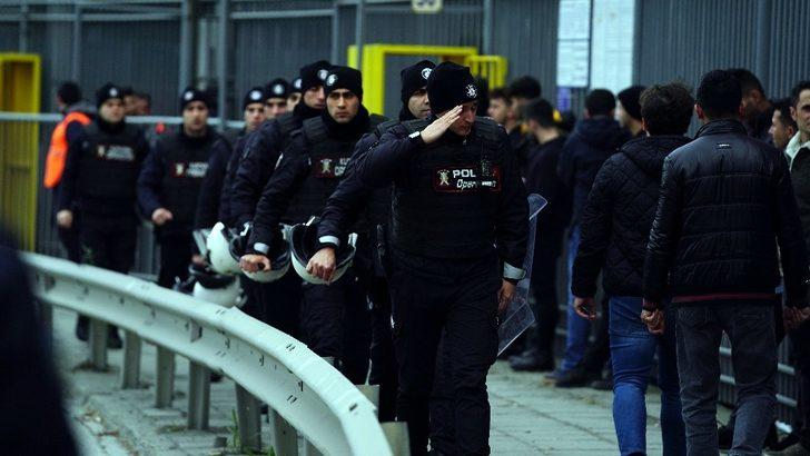 Beşiktaş taraftarları stada geldi G1