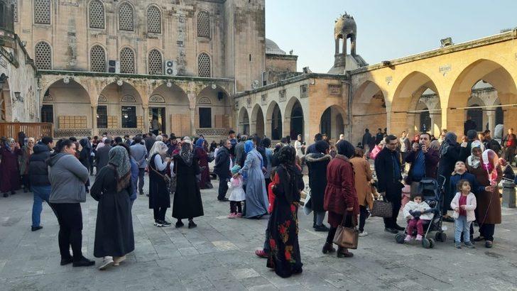 Şanlıurfa’da hafta sonu yoğunluğu! Turistler akın etti G5