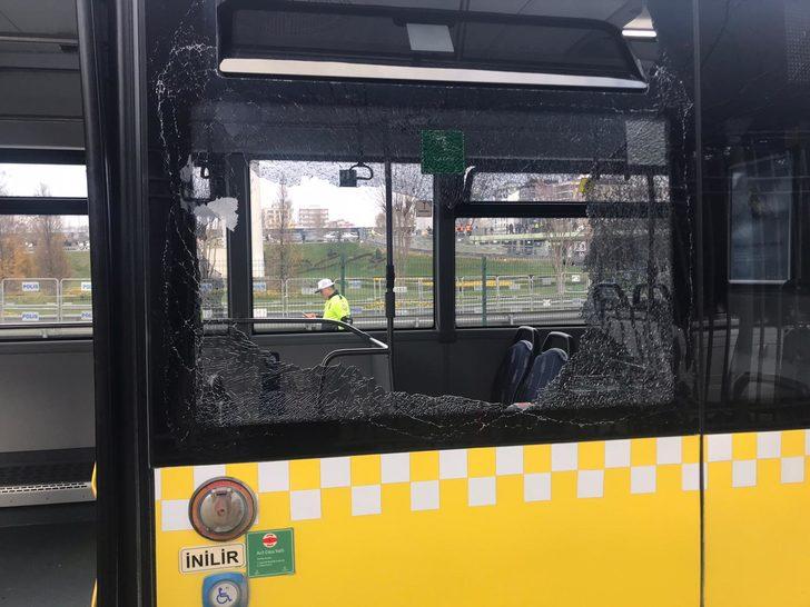 Otobüsün camını kıran Beşiktaş taraftarları gözaltına alındı G1