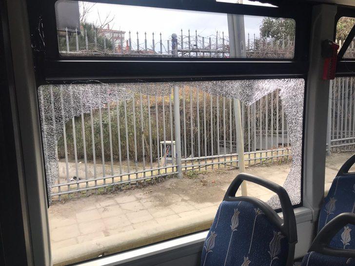 Otobüsün camını kıran Beşiktaş taraftarları gözaltına alındı G2