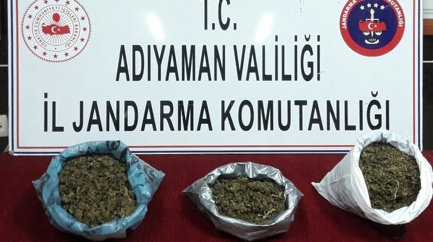 4 kilo 870 gram esrar ele ge&ccedil;irildi