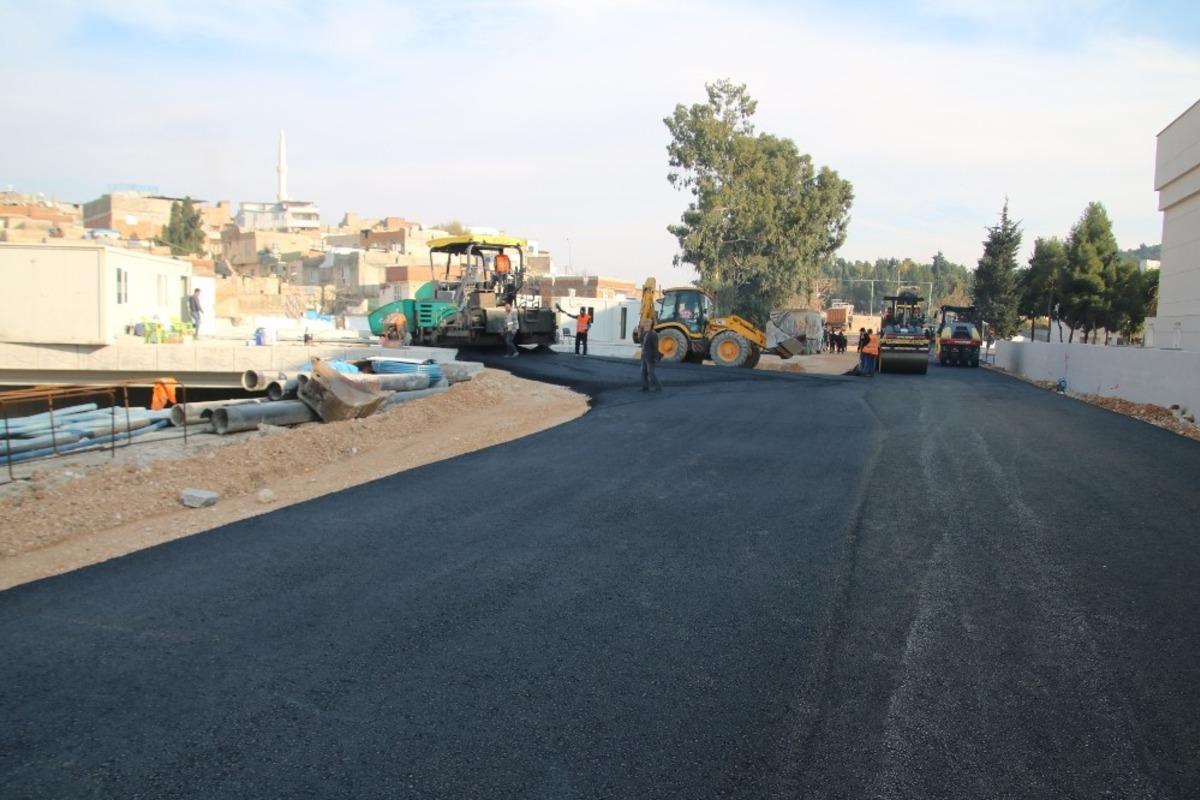 Karakoyun k&ouml;pr&uuml;l&uuml; kavşağında asfalt &ccedil;alışması başladı