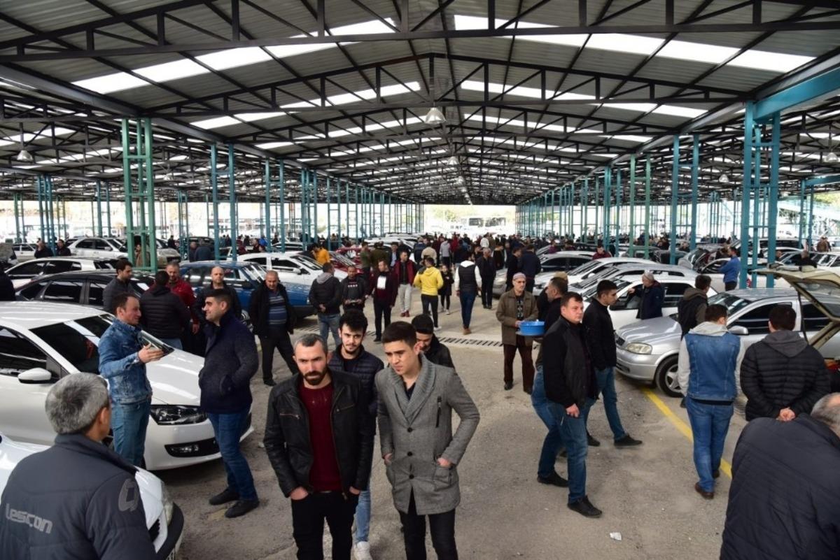 Manisa A&ccedil;ık Oto Pazarına b&uuml;y&uuml;k ilgi