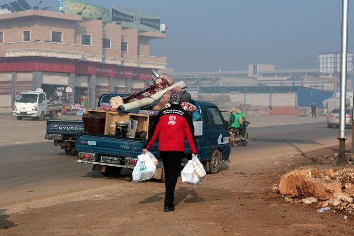 Suriye'den Türkiye sınırına göç edenlerin sayısı 25 bin oldu (3) G2