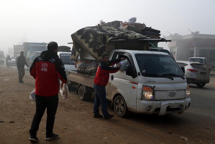 Suriye'den Türkiye sınırına göç edenlerin sayısı 25 bin oldu (3) G3