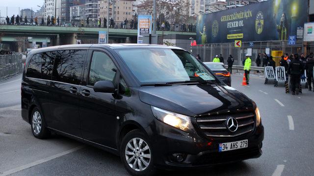 Beşiktaş ve Fenerbahçe takımları stada ulaştı