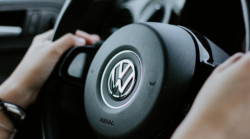 &Uuml;lke tarihine ge&ccedil;tiler: Volkswagen&rsquo;e rekor ceza!