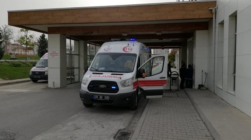 Karaman&rsquo;da iki otomobil &ccedil;arpıştı: 5 yaralı