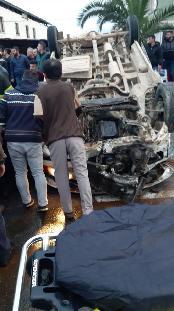 Aydın'da hafif ticari araca çarpan kamyonet devrildi: 1 ölü, 2 yaralı G4