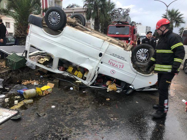 Aydın'da hafif ticari araca çarpan kamyonet devrildi: 1 ölü, 2 yaralı G5