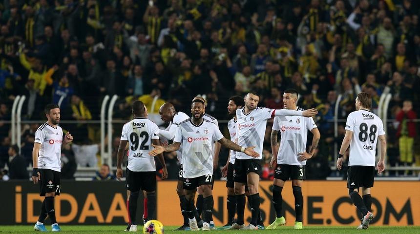 Beşiktaş'ın yıldızı için flaş transfer iddiası!