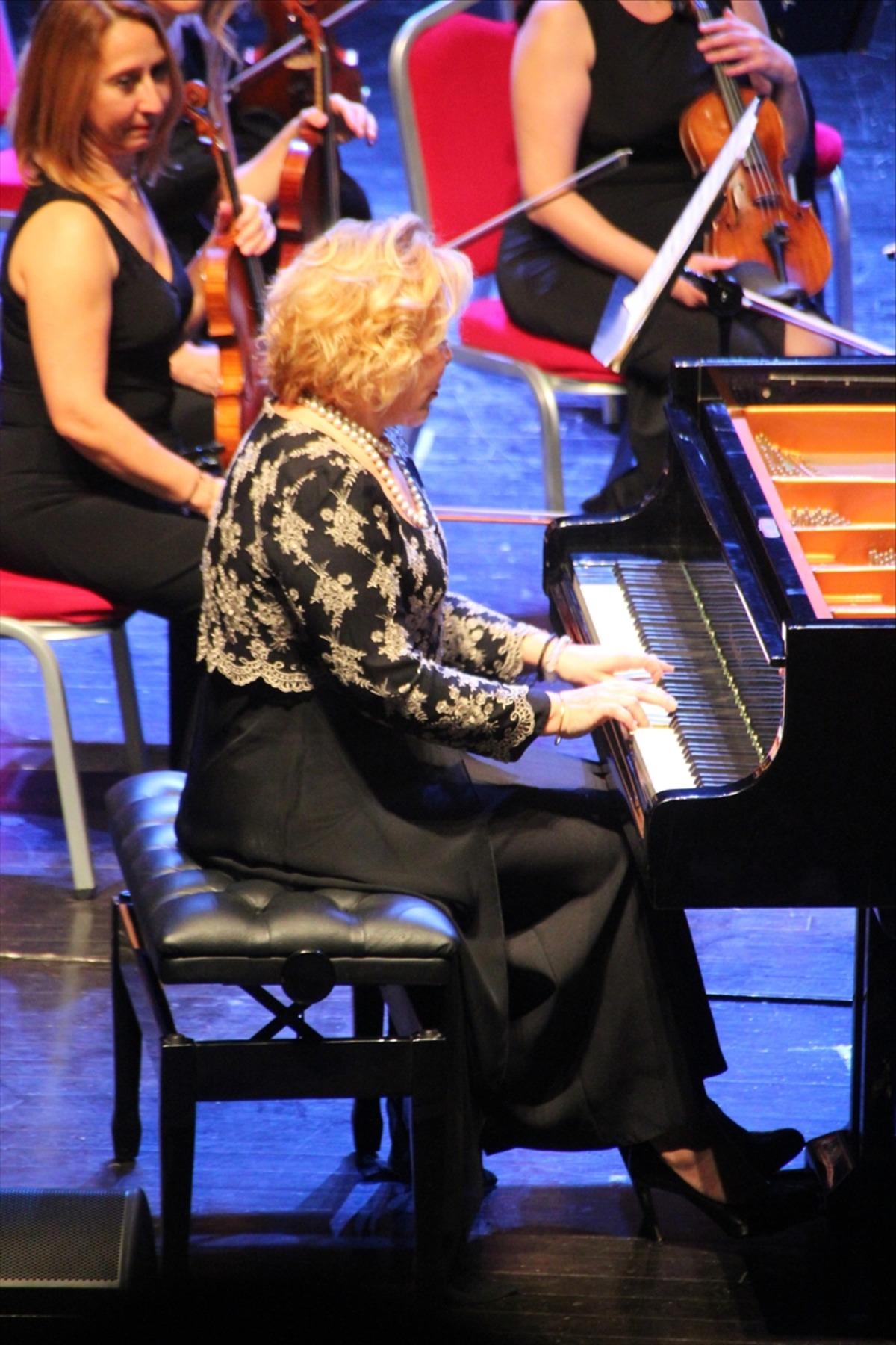 Tekirdağ'da "G&uuml;lsin Onay Piyano G&uuml;nleri" başladı