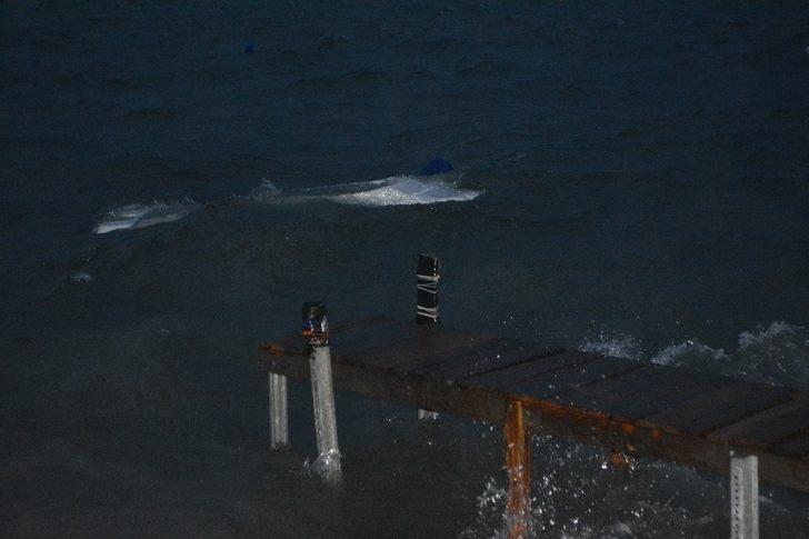 Ayvalık’ta şiddetli lodos etkili oluyor G4