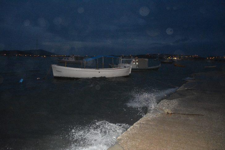 Ayvalık’ta şiddetli lodos etkili oluyor G5