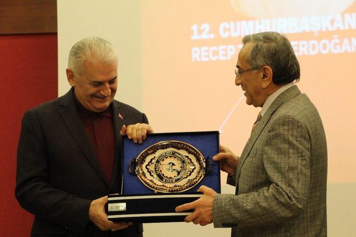 Binali Yıldırım tüm salonu kahkahaya boğdu! 'Koltuk elden gitti' G3