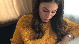 Demet Özdemir, yeni dizisi Doğduğun Ev Kaderindir için ev resmi çizdi