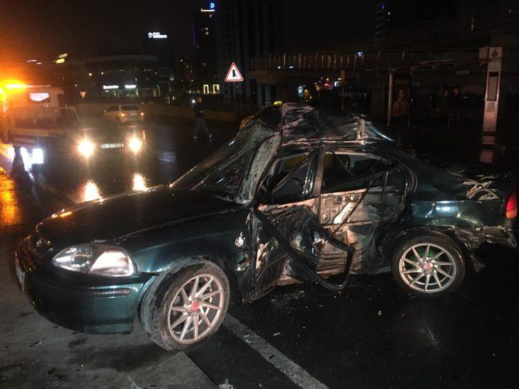 Kaza yapan aracı izlerken zincirleme kazaya neden oldular G2