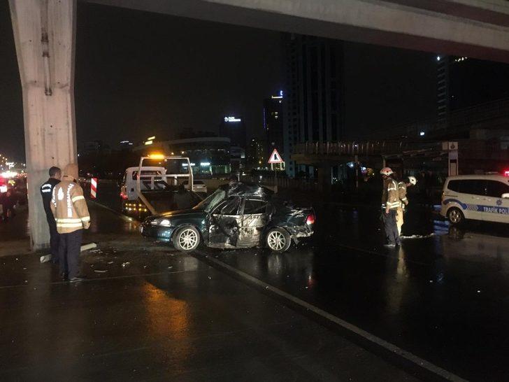 Kaza yapan aracı izlerken zincirleme kazaya neden oldular G3