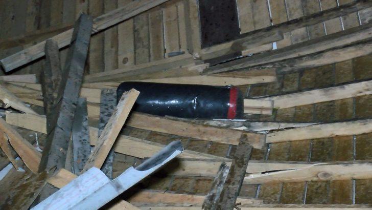 Sesi duyan dışarı fırladı! Lodos çatıyı duvarla birlikte söküp attı! G5