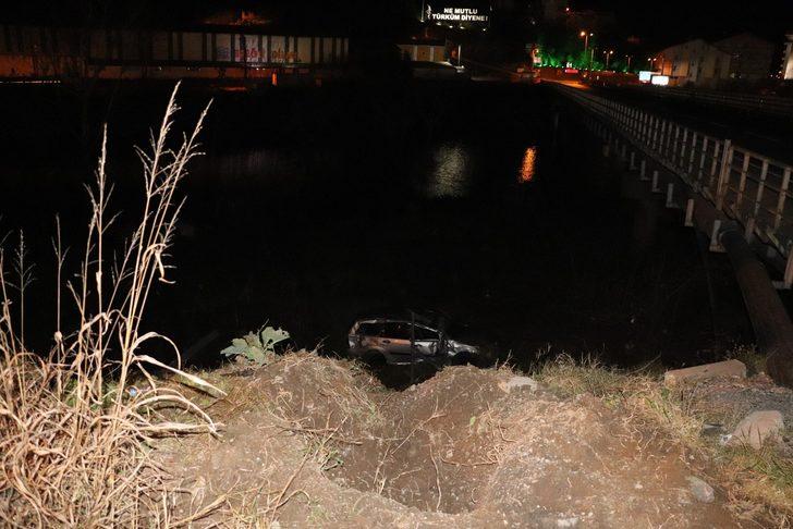 Ereğli'de otomobil dereye uçtu: Yaralılar var! G3