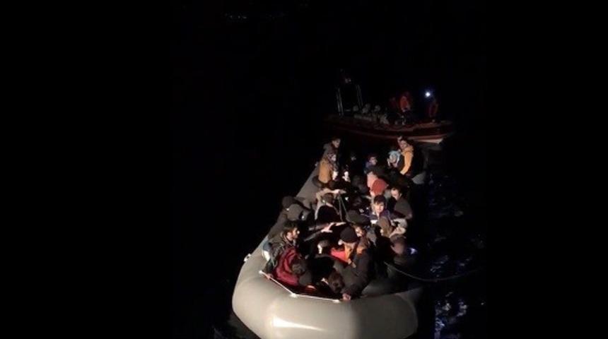 Kuşadası açıklarında 47 düzensiz göçmen yakalandı