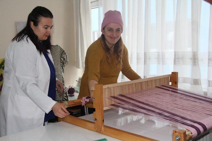 Dokuma tezgahlarında hayatlarını dokuyorlar G2