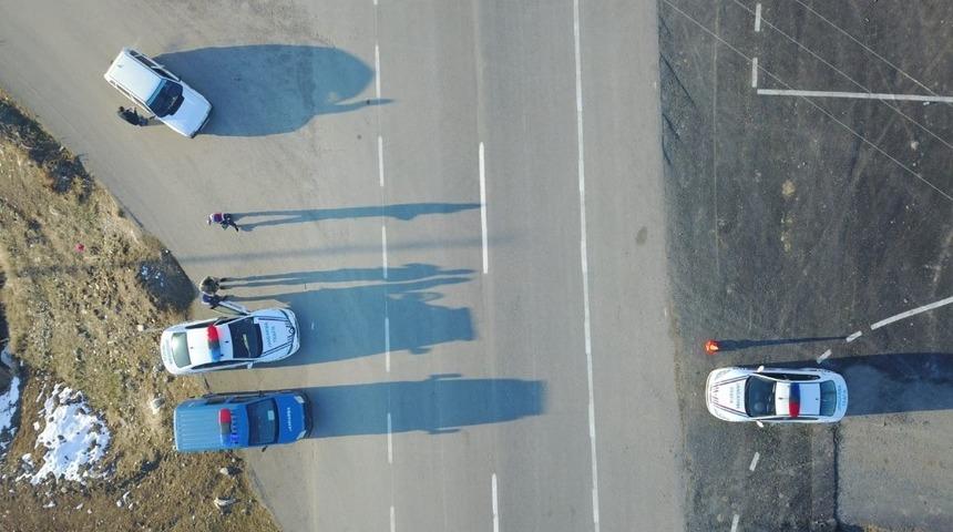 K&ouml;pr&uuml;k&ouml;y Jandarma Trafik Timleri Drone ile uygulamaya ge&ccedil;ti