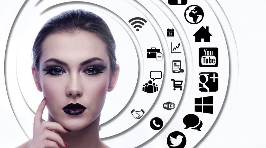 &ldquo;15 yıl i&ccedil;inde sanal d&uuml;nyada yaşamak m&uuml;mk&uuml;n olabilir&rdquo;