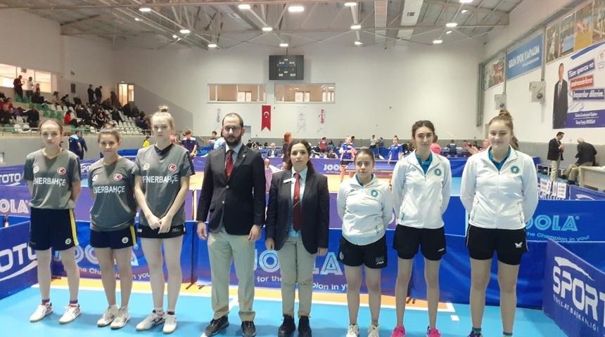 Masa tenisi d&ouml;rt d&ouml;rtl&uuml;k