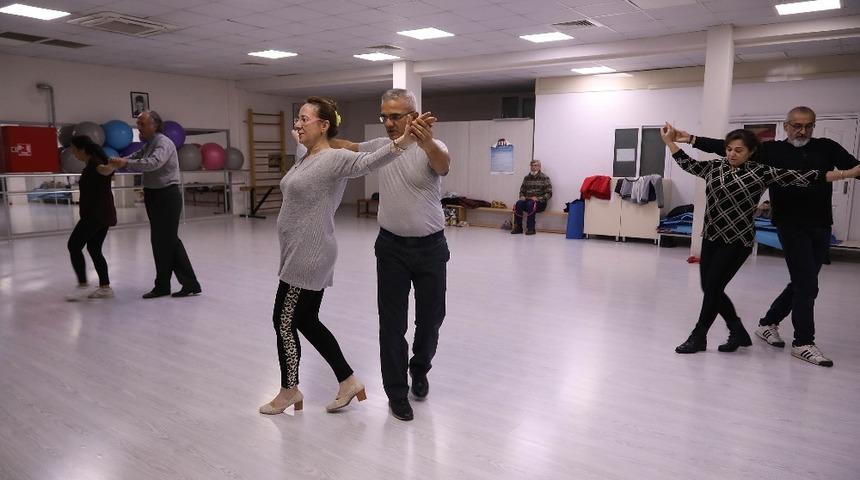 Bayraklı&rsquo;da Latin r&uuml;zgarı