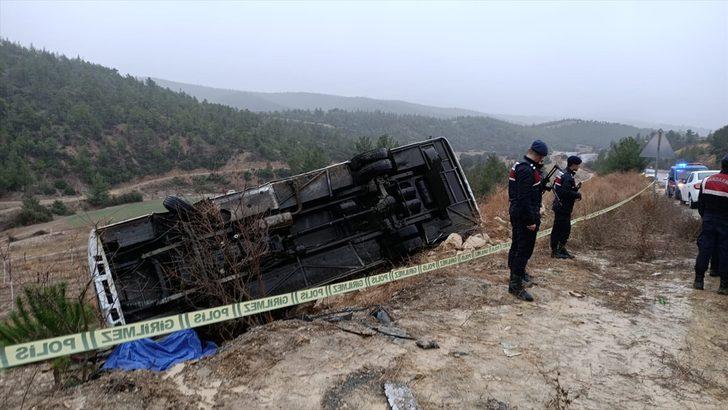 Denizli'de midibüs şarampole devrildi: 1 ölü, 20 yaralı G1