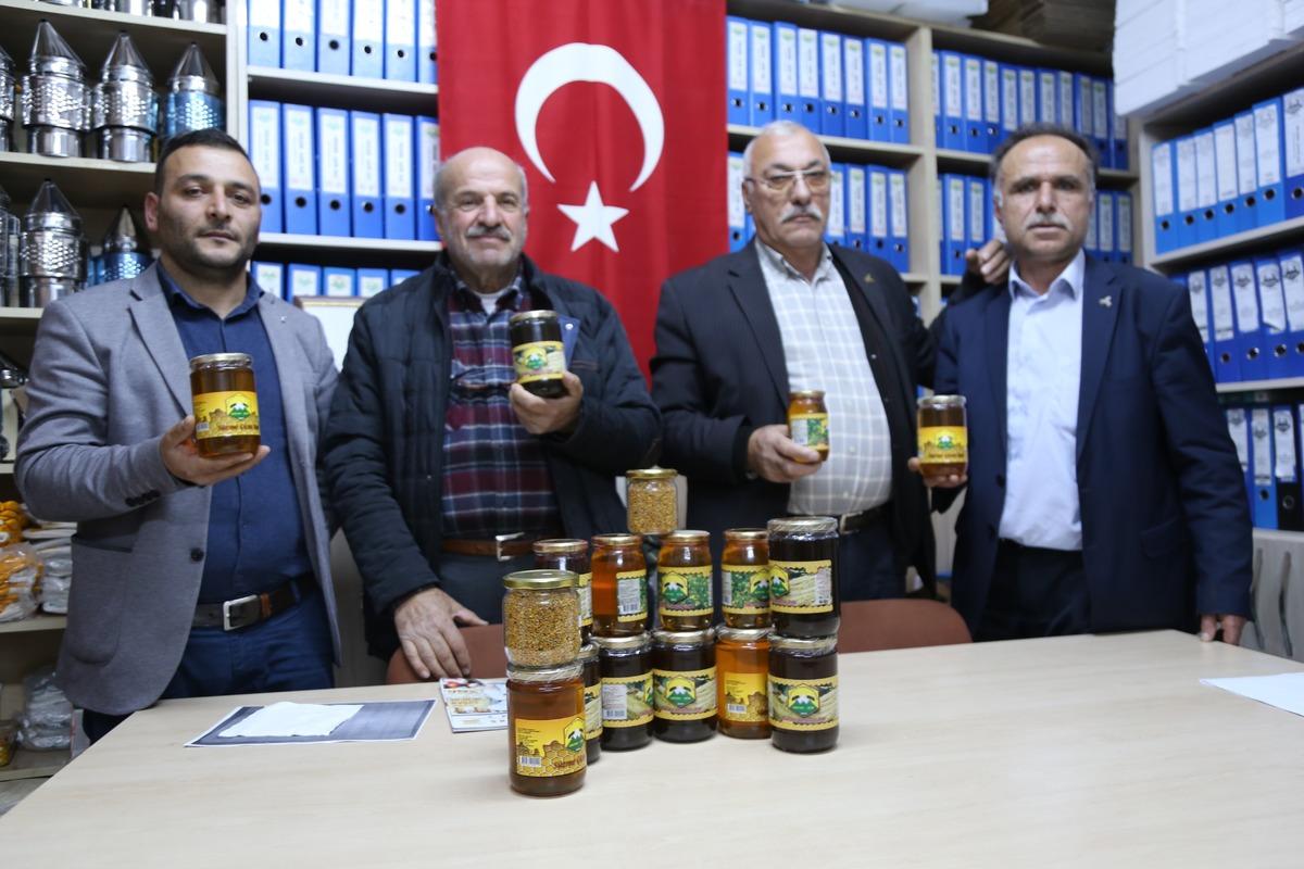 Sarı&ccedil;ayır balı i&ccedil;in a&ccedil;ıklama geldi: Kilosu 120 bin liraya bal olmaz