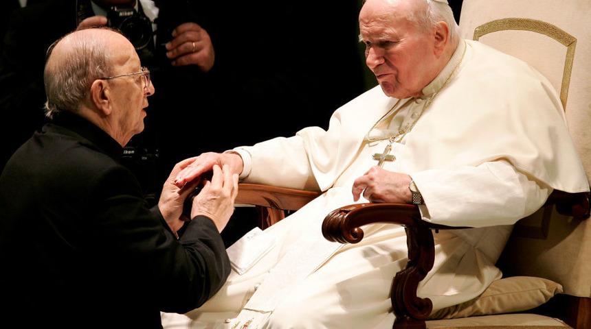 O tarikatın kurucusu en az 60 çocuğu istismar etti!