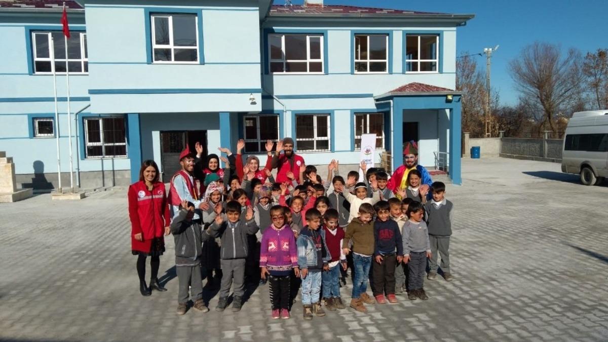 Van YY&Uuml; &ouml;ğrencilerinden anlamlı proje