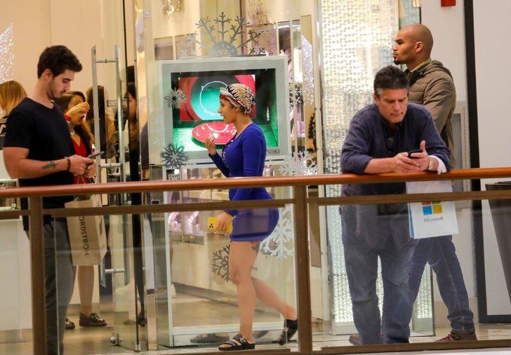 Cardi B alışverişe giderken tercih ettiği elbiseyle dikkat çekti G1