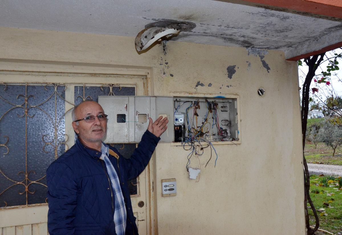 Antalya'da dev dalgalar, falezleri d&ouml;vd&uuml; (3)