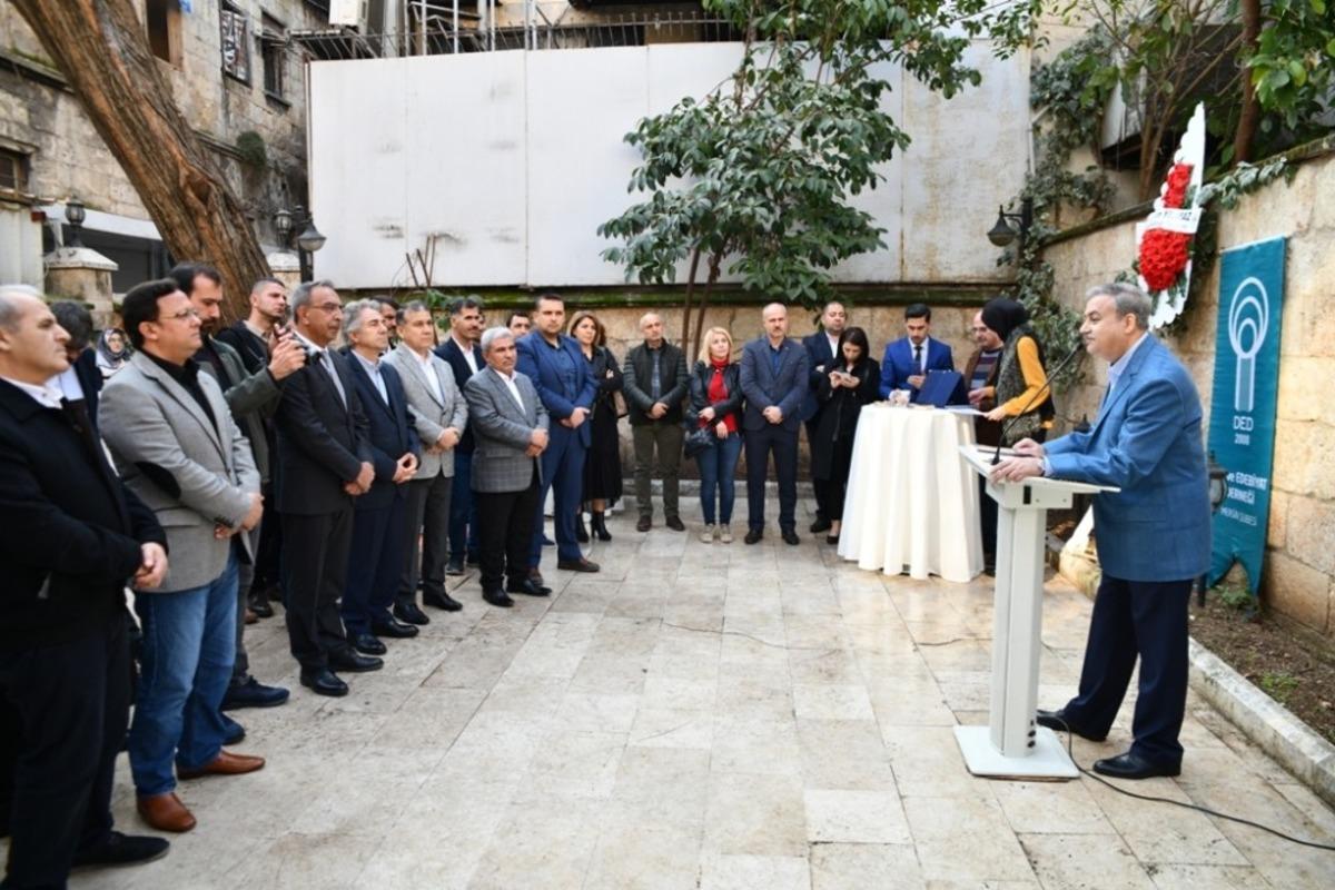 Vali Su, &lsquo;Dostluk Hatıraları&rsquo; kitabının tanıtımına katıldı