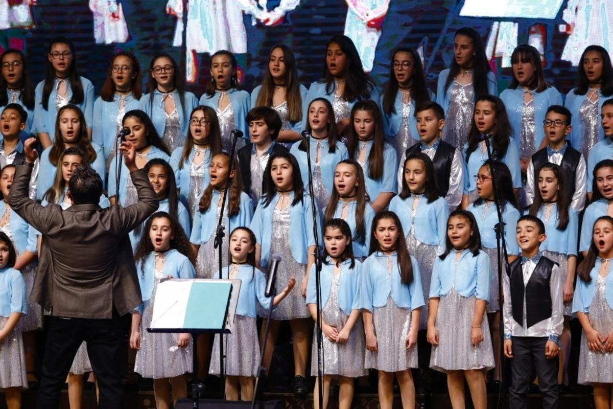 &Ccedil;ocuklardan muhteşem Sezen Aksu şarkıları performansı