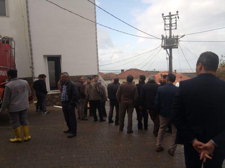 Balıkesir'de camiye yıldırım düştü G4