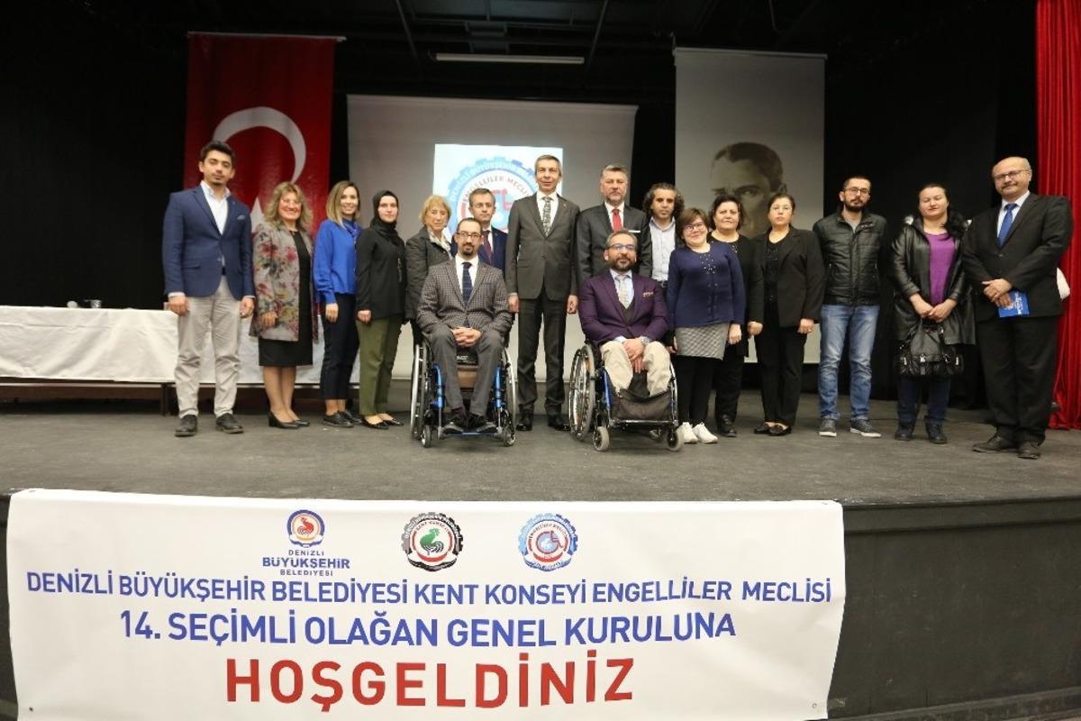 Engelliler Meclisinde se&ccedil;im heyecanı