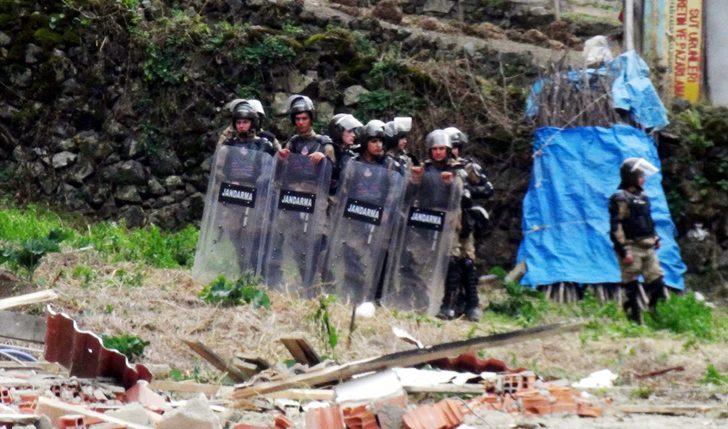 Uzungöl'de kaçak yapıların yıkımına başlandı (3) G1