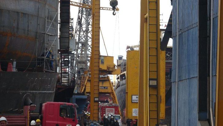 Tuzla’da korkutan gemi yangını G3