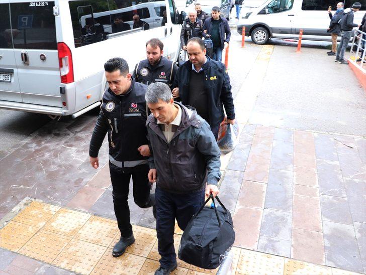 Balıkesir'de FETÖ'nün "adliye yapılanması" şüphelileri adliyede G3