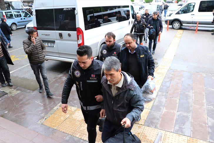 Balıkesir'de FETÖ'nün "adliye yapılanması" şüphelileri adliyede G4