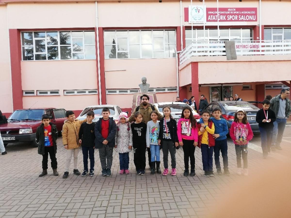 Pazaryeri HEM kursiyerleri satran&ccedil; turnuvasında 3 madalya kazandı