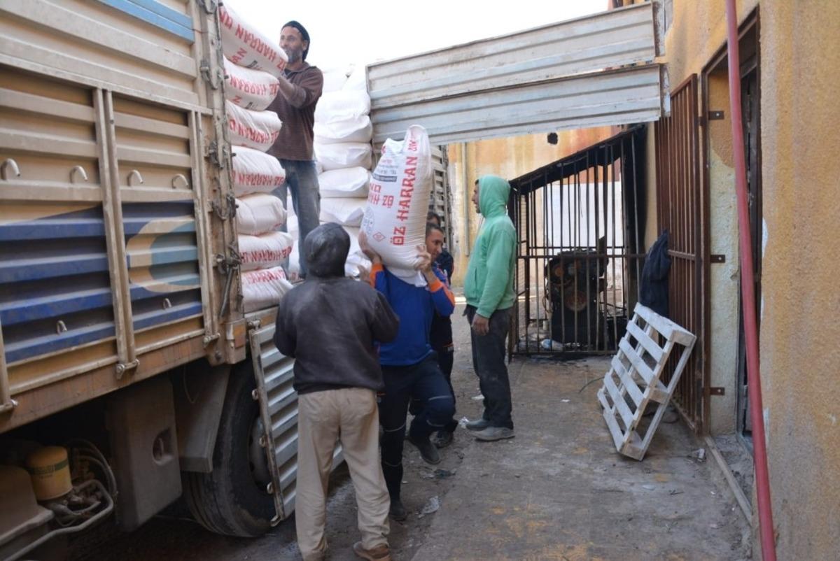 Telabyad&rsquo;a hafta sonu 53 ton un yardımı yapıldı