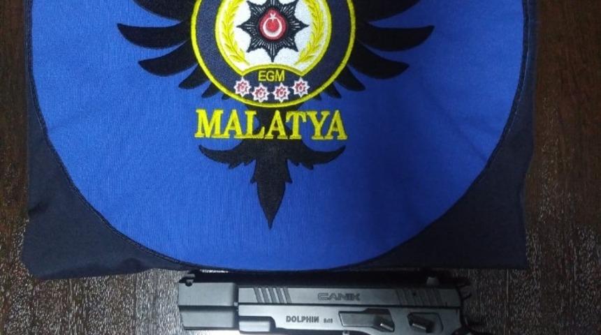 Uyuşturucu ve silah ele geçirildi