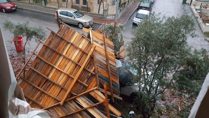 Denizli'de fırtına ve sağanak hayatı felç etti G2